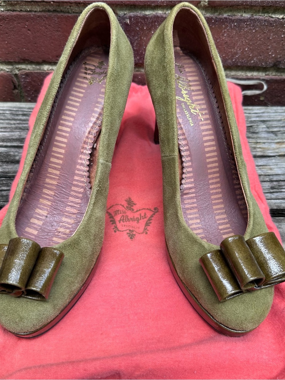 Anthropologie Miss Albright Olive Suede Bow Pumps